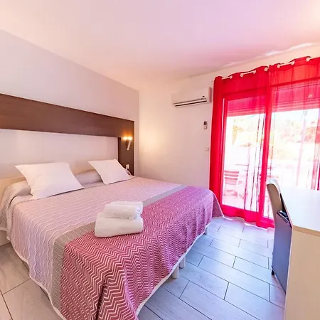 Hélios Hotel 3*