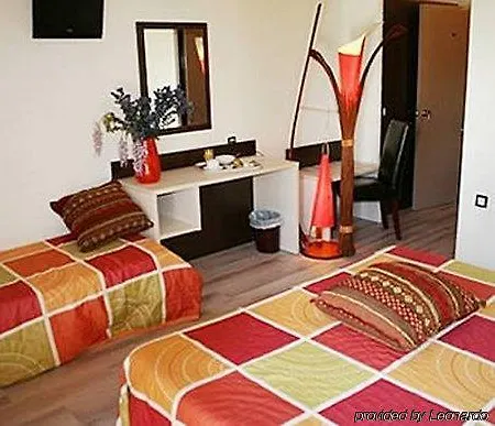 Brit Confort Helios Hotel 3*