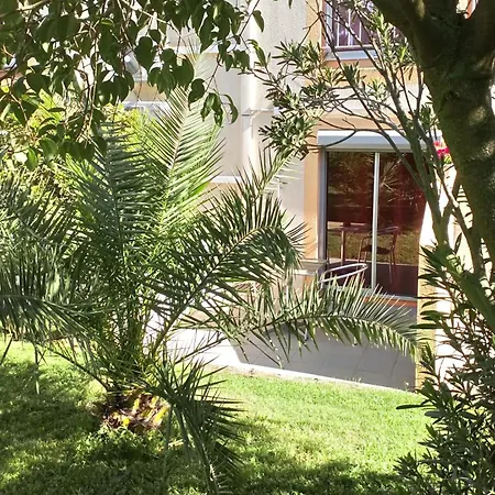 Hotell Brit Confort Helios