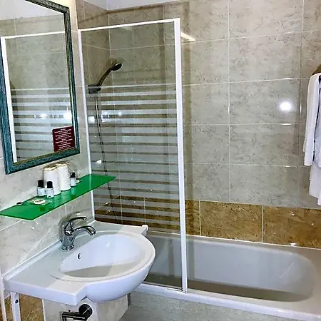 Brit Confort Helios Hotel