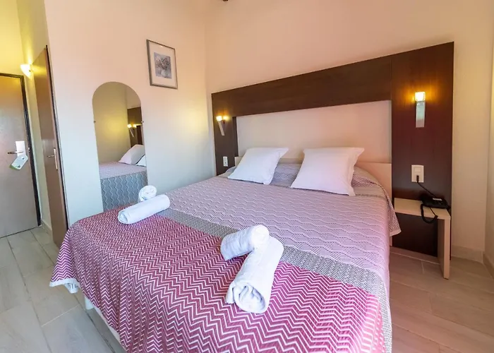 Hotel Brit Confort Helios 3*